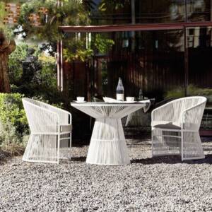 جلسة خارجية تتميز بطابع عصري فاخر