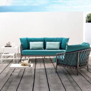 جلسة خارجية تتميز بطابع عصري فاخر