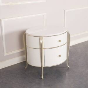 طاولة جانبية كلاسيكية