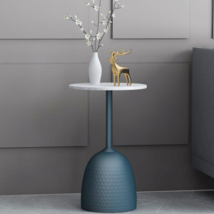 طاوله جانبيه بتصميم كوب منعكس