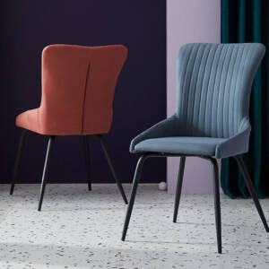 كرسي طعام تصميم بسيط بأرجل معدنية