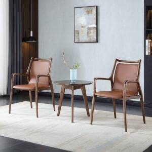 كرسي بمقعد و ضهر جلد من الخشب