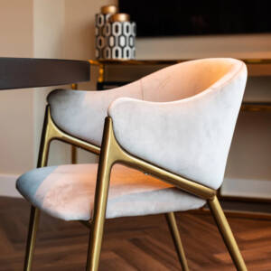 كرسي طعام مودرن