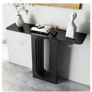 طاولة جانبية بتصميم ألفا