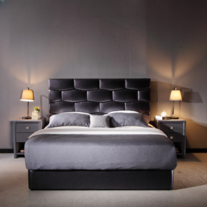 سرير جلدي من تصميم جولينا
