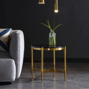 طاولة جانبية مميزة