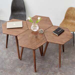 4 طاولات متداخلة بتصميم عباد الشمس