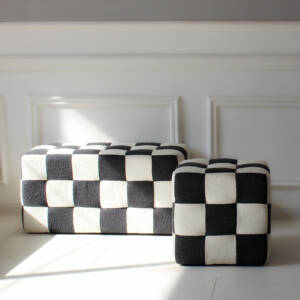 جلسة بتصميم حجر زهر