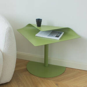 طاولة جانبية جدارية بتصميم مميز